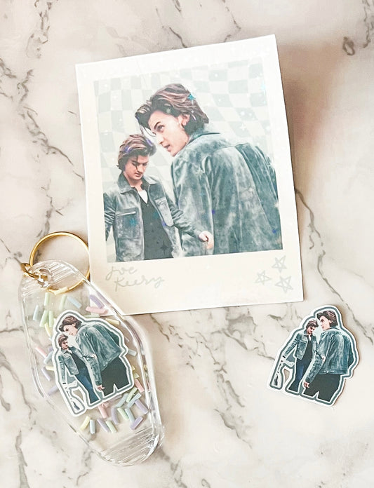 Joe Keery Sticker & Keychain Bundle